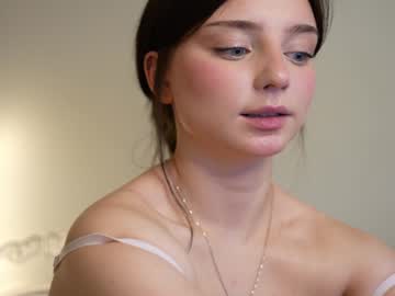 webcam girl floret_joy live cam image #10749051