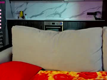 webcam girl angella_kleee live cam image #2649224