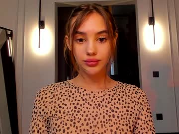 webcam girl angella_kleee live cam image #3767977