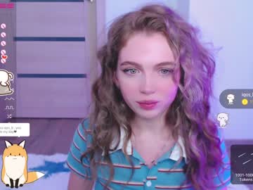 webcam girl small_blondee live cam image #4196114