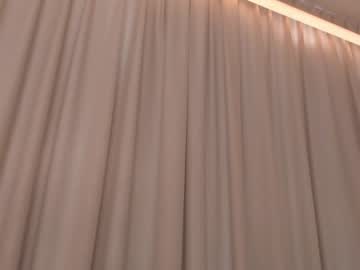 webcam girl peek_in_my_window live cam image #9415327
