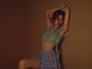 webcam girl cuteelsa_ live cam image #7906076