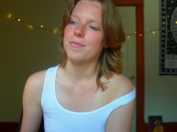 webcam girl crimsonxrapture live cam image #2414784