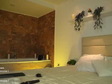 webcam girl ashley_jones9 live cam image #9813455
