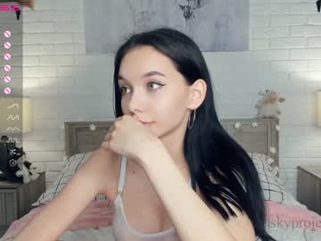 webcam girl riskyproject live cam image #6761647