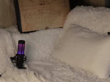 webcam girl owlluree live cam image #7623130
