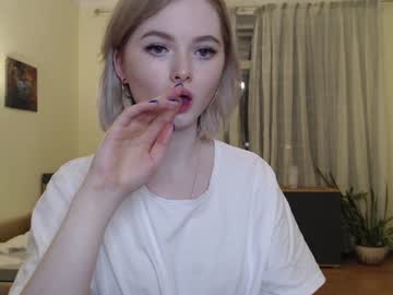 webcam girl yvaine777 live cam image #1199154