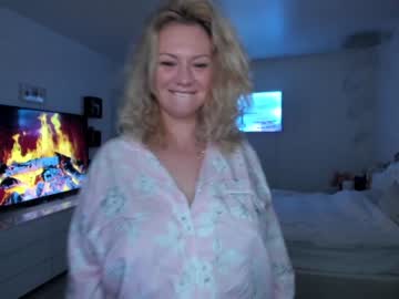 webcam girl kiradivine live cam image #1113155