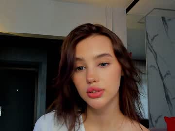 webcam girl angella_kleee live cam image #6983820