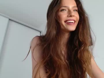 webcam girl isia_slay live cam image #3350346