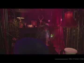 webcam girl lucieoude_ live cam image #3604337