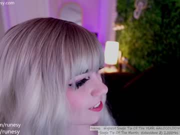 webcam girl runesy live cam image #9071306