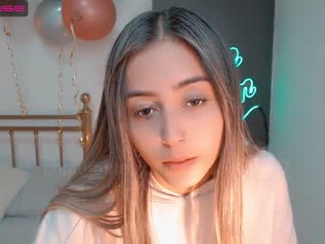 webcam girl gummy_bear7 live cam image #1656306