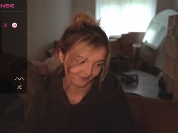 webcam girl lucydelovely live cam image #7178828