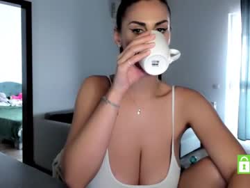 webcam girl belovedkhlloe live cam image #8633981