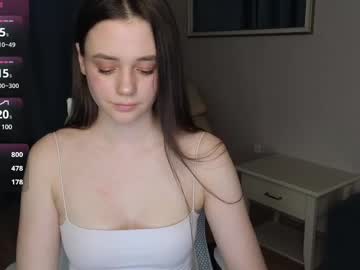 webcam girl camilla_dream live cam image #12488086