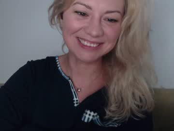 webcam girl kiradivine live cam image #4031989
