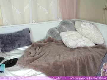 webcam girl vivid_whit live cam image #2799572
