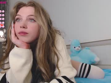 webcam girl small_blondee live cam image #4204080
