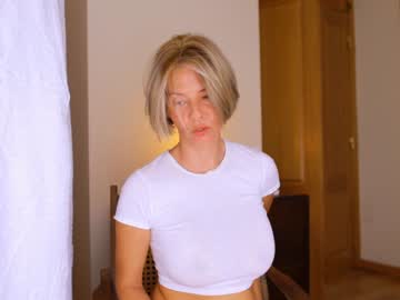 webcam girl velvet_daydream live cam image #7315302