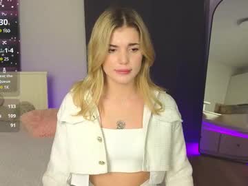 webcam girl adrianawow1 live cam image #12021749