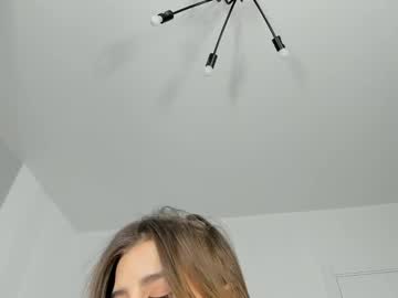 webcam girl jenie_fire live cam image #12042756
