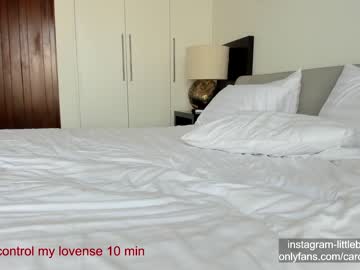 webcam girl carolinaherera live cam image #2486552