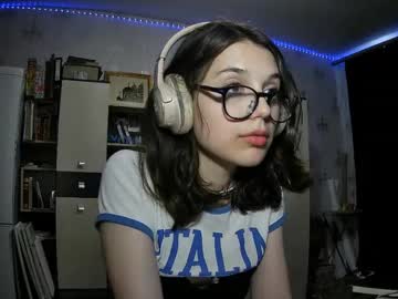webcam girl alodieherlan live cam image #12873043