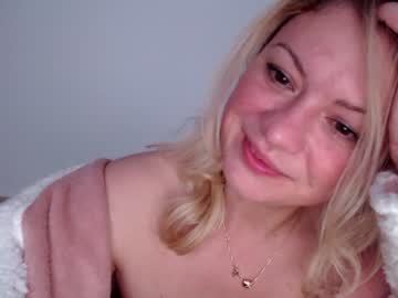 webcam girl kiradivine live cam image #2290882