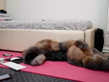 webcam girl carmela_fox live cam image #4669476