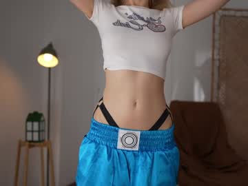 webcam girl kriss0leoo live cam image #12728268