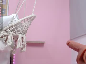 webcam girl little_effy18 live cam image #1276489