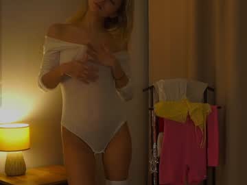 webcam girl mildredgarrett live cam image #11243069