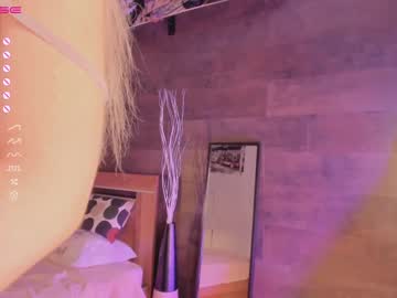 webcam girl yolandabertha live cam image #4883936