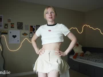 webcam girl bestblondiiecb live cam image #11982051