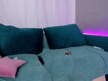 webcam girl l0ve_sh0w live cam image #6807723