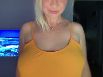 webcam girl kiradivine live cam image #3324571