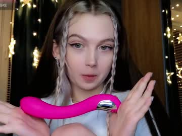 webcam girl small_blondee live cam image #7671242