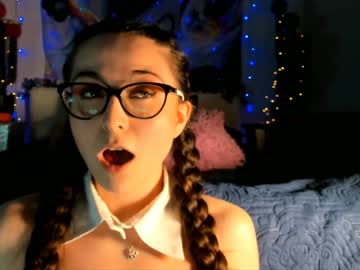 webcam girl littlee33 live cam image #492505