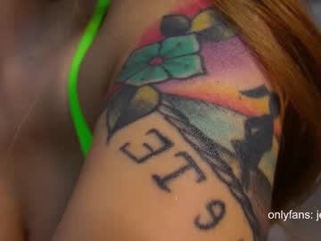 webcam girl therealbonnieclydex live cam image #5397524