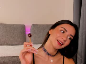webcam girl nicoleluuv live cam image #10203510