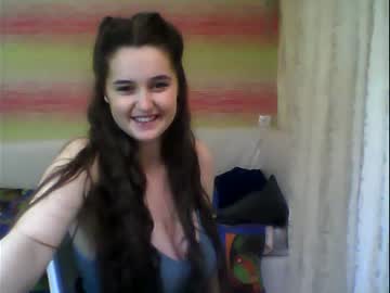 webcam girl emmika_ live cam image #1896818