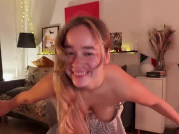webcam girl kristyspiritedaway live cam image #12477457
