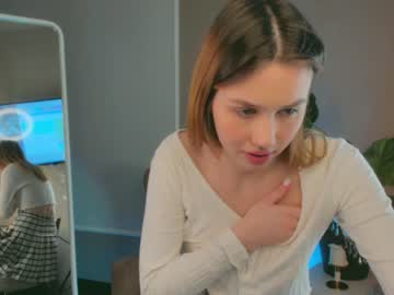 webcam girl yohji_yamamotoo live cam image #4462377