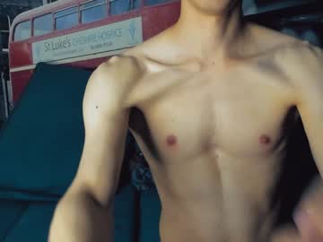 webcam man theo_huyovo live cam image #7171235