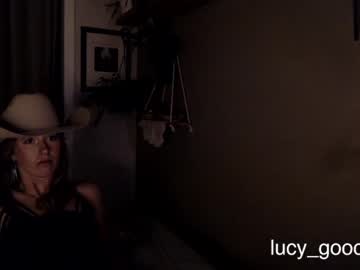 webcam girl lucy_gooosey live cam image #5713671