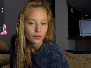 webcam girl white_lime live cam image #10402876