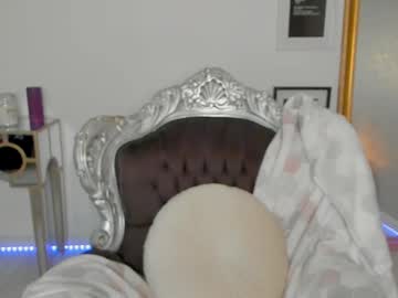 webcam girl moniqueeass live cam image #11524902