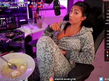 webcam girl evelyne92 live cam image #7530231