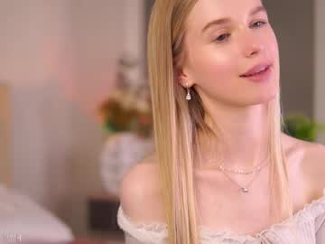 webcam girl brave_journey live cam image #12774351